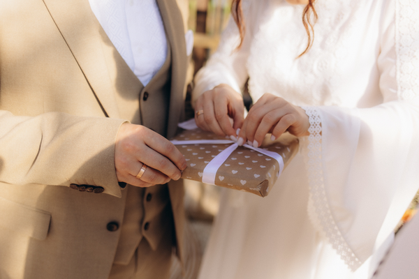 what to buy a couple for their wedding gift